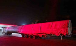 Pozantı’da Feci Kaza! Tıra Çarpan Otomobil Hurdaya Döndü: 1 Ölü, 2 Yaralı