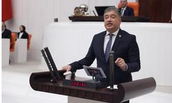 Sadullah Kısacık’tan Çarpıcı Uyarı: ‘Yapay Zekâ TÜBİTAK’ta Bir Enstitüye Hapsedildi!’