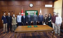 ÇÜ ile Yüreğir Kaymakamlığı’ndan Okullara Renk Katacak Proje