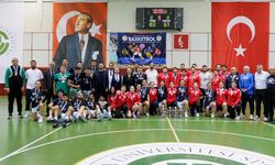 Parkede Büyük Kapışma: ÇÜ ve Van YYÜ Zirveyi Kimseye Bırakmadı!