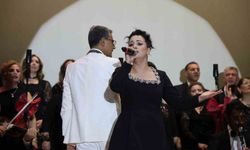 Bu Koroda Yok Yok! Esnaftan Doktora Herkes Sahneye Çıktı