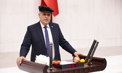 Meclis Kürsüsünde Şapkalı Tepki: Barut’tan Tarım Politikalarına Sert Eleştiri