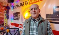 70 Yaşında Ama Mikrofonu Bırakmıyor