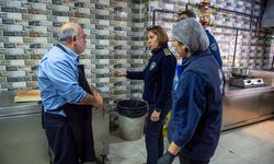 Seyhan’da Hijyen Depremi! Zabıta O İşletmeyi Anında Mühürledi