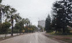 Meteoroloji Uyarmıştı: Adana Güne Yağmurla Başladı
