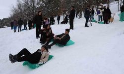 Adana’nın Zirvesinde Leğenle Kayak! Toroslar’da Renkli Festival