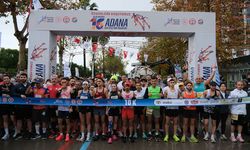 Adana’da Özgürlüğe Koşu: 16. Kurtuluş Yarı Maratonu Nefes Kesti