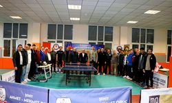 Eğitim-Bir-Sen Adana’da Raketler Dostluk İçin Sallandı