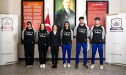 Filiz Kepme, İstanbul Lider Koleji'nin Altın Madalyalı Milli Sporcularını Kutladı