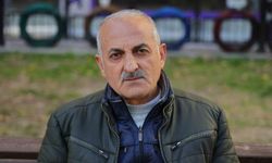 10 Yıldır Ayrı, 5 Yıldır Boşanamıyor: Adana’daki Seyyar Satıcının Feryadı