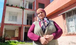 Ağır Hasarlı Bina Yanındaki Aileyi Uykusuz Bırakıyor