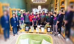 Dr. Gökhan Gündoğdu Şampiyonları Kabul Etti