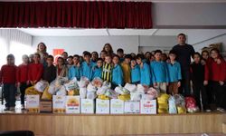 Miniklerden Büyük Hareket! Harçlıklarıyla Ramazan Kolisi Hazırladılar