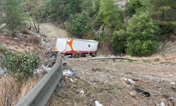 Adana-Pozantı Otoyolu’nda Dehşet! Tır 50 Metre Yuvarlandı