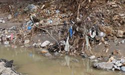 Adana’da Selin Ardından Çöp Dağları Ortaya Çıktı