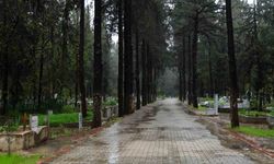 Adana’da Bayram Arifesi Mezarlıklar Sessizliğe Büründü!