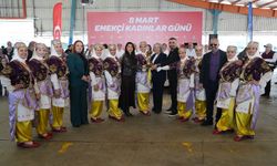 Çukurova’da 8 Mart Coşkusu: Kadınlar Sahneye Çıktı!