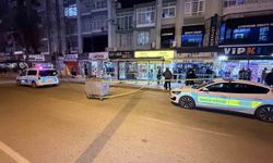 Adana’da Durakta Dehşet: Genç Silahlı Saldırıya Uğradı