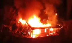 Saimbeyli’de Geceyi Aydınlatan Alevler: Ev Küle Döndü