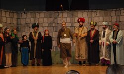 Yüreğir’de Tarihi Devrim: Pir Sultan Abdal Oyununa Büyük İlgi