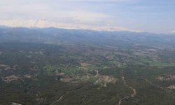 Aynı Anda İki Mevsim! Aladağ’da Görülmesi Gereken Manzara