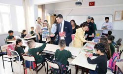 23 Nisan’da Yürek Isıtan Görüntüler: Adana’da Çocuklara Sürpriz