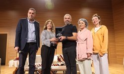 “Demans Pratiği” Adana’da Sahnelendi: Bilim ve Sanat Bir Araya Geldi!