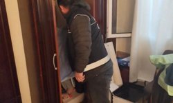 Dolaba Girip Çarşaf Örttü Ama Kurtulamadı: Adana’da İlginç Yakalanma