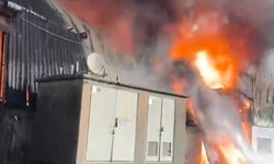 Adana’da Patlama Sesleri! Fabrika Yangını Korkuttu