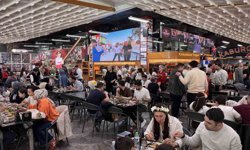 Karnaval Coşkusu Esnafa Yaradı! Kebapçılarda Yer Kalmadı