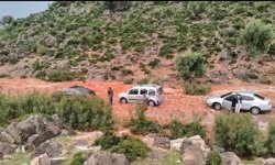 Kozan’da Sağanak Kabusa Döndü: Yollar Kapandı, Araçlar Mahsur Kaldı