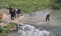 Adana’da Korku Dolu Anlar! Nehirde Mahsur Kalan 2 Kişi Son Anda Kurtarıldı