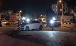 3 Araç Birbirine Girdi: 1 Ölü, Kaçan Sürücü Aranıyor