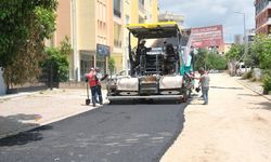 Ceyhan’da Dönüşüm Başladı! Parke Yollar Sökülüyor, Sıcak Asfalt Geliyor