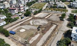 Ceyhan’da Yeni Dev Proje Başladı: İstiklal Kent Meydanı Yükseliyor