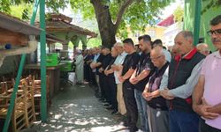 Yan Yana Toprağa Verildiler