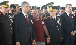 Şehit Oğlunun Tabutuna Koşan Babanın Feryadı Yürekleri Dağladı