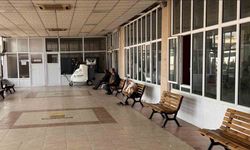 Adana Otogarında Sıcak İsyanı! Yolcular Klimasız Bekleme Alanlarına Tepkili