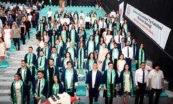 Çukurova Üniversitesi'nde Duygu Dolu Mezuniyet! 257 Doktor Yemin Etti