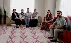 Adana’da Duygulandıran Ziyaret! Süreyya Yavuz Şehit Ailelerinin Kapısını Çaldı
