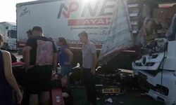 Adana’da Otoyolda Korkutan Kaza! Emniyet Şeridindeki Tıra Arkadan Çarptı
