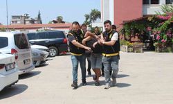 Adana'da Mezarlıkta Akılalmaz Hırsızlık!