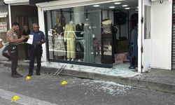 Adana’da Sokak Ortasında Silahlı Saldırı: İş Yerinin Camına 9 Kurşun