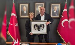 Hakan Yıldırım’a Dikkat Çeken Hediye!
