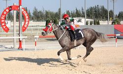 Yeni Sentetik Pist Yarış Heyecanına Damga Vurdu