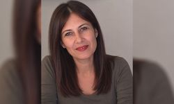 Jale Ak: Saksıyı Kırıp Hayatın Gerçek Toprağına Karışmak Erek