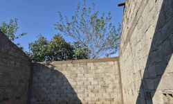 Kozan’da Hava Bir Anda Değişti! Fırtına Ev Ve Ahırı Vurdu