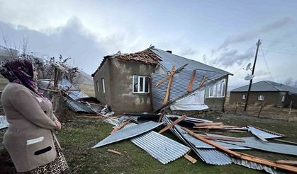 Deprem Zannedip Kendilerini Dışarı Attılar!