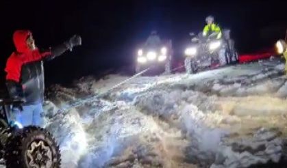 Karlı Dağda Mahsur Kalan İki Kişi Kurtarıldı