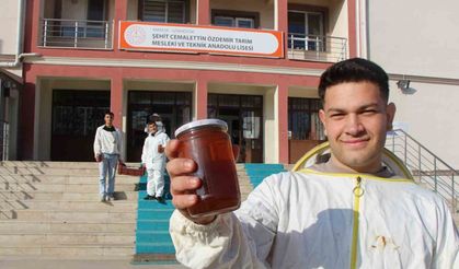 Öğrenciler 500 Kg Bal Üretip Rekor Kırdı